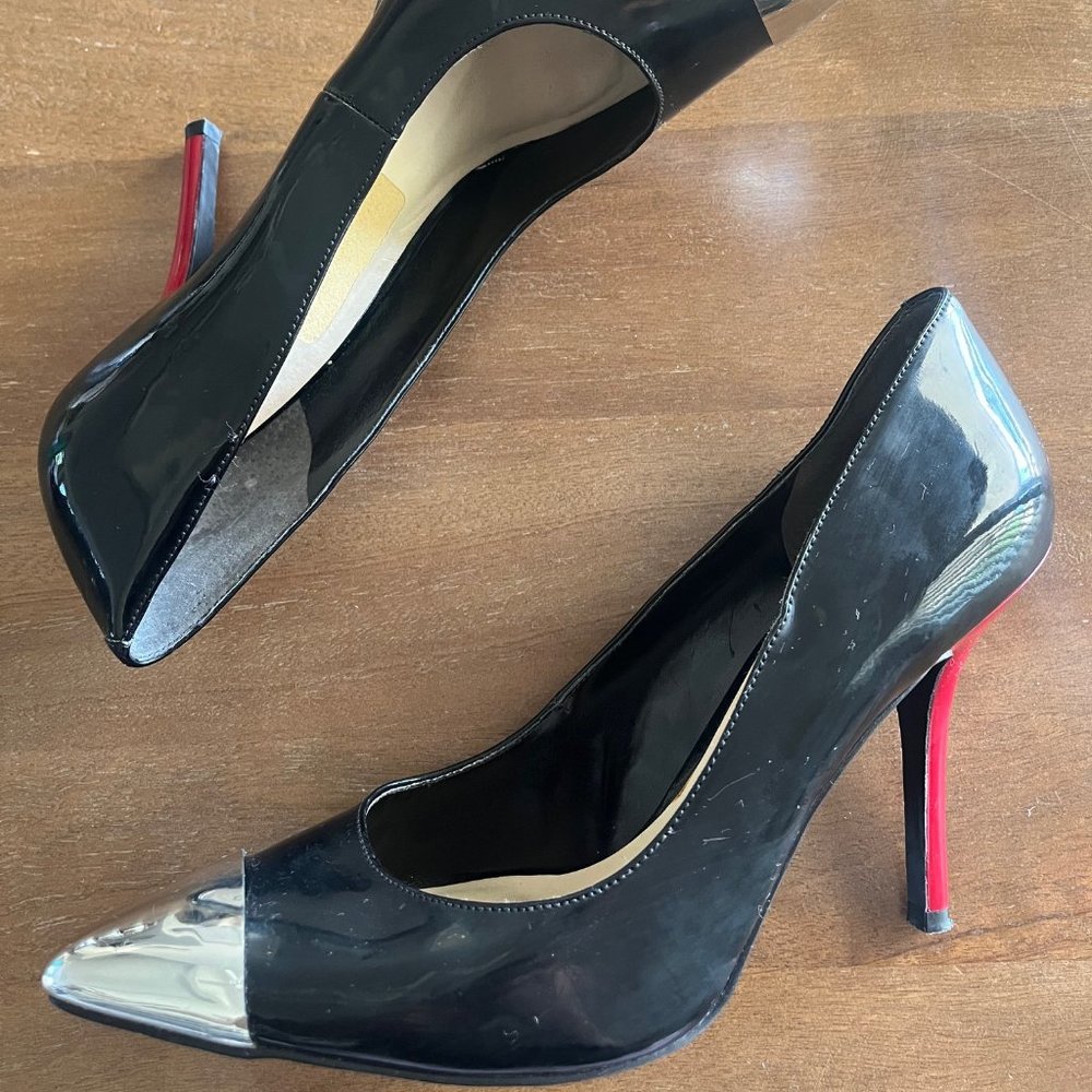 Guess Woman’s Black 3.5" Heels Pumps Red Stem Silver‎ Pointed Toe Size 9M